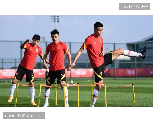 消息：多家俱乐部扩大青训学院规模，注重培养现代全能型后卫